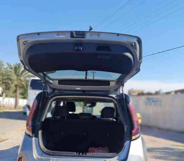 Kia soul جتي لاين 2023  رقم اربيل مكاتي بغداد
 اللون سلفر فول مواصفات فتحة سقف
رادار تحديد مسار
مانع تصادم
توقف ذاتي
نقطة عمياء
توقف عند الرجوع
كامرة خلفية دوارة
شاشة كبيرة تدعم كار بلي
نظام صوت Harman kadon  لان جتي لابن 
الضرر فقط دعامية امامية وقليل من الجاملغ
ارباك ستيرن وارجع سستم
مكلف بالنشر غير متواجد على الفيس
الاتصال على الرقم والواتساب ***********
