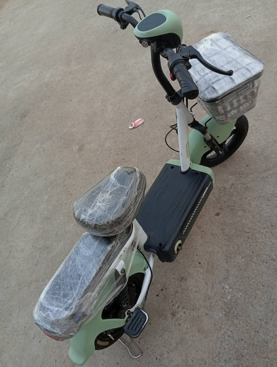 سلام عليكم
دراجه شحن حجم14للبيع 
السعر225بيهه مجال
المكان بغداد البلديات 
الهاتف. ***********
