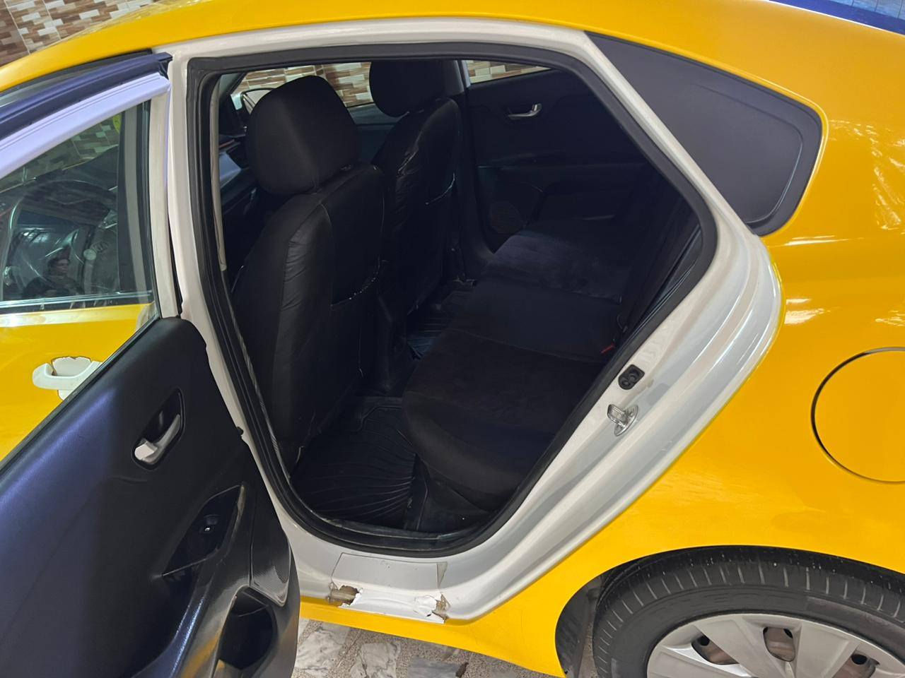 للبيع كيه ريو 2020 
ضرار سياره براس البوند بدون داخل شرط ,(الضرر سياره موضح داخل الصورة )
محرك شرط 
الكير بي تكطيع ، واني صاحبها شرعي شرط تحويل والغرامه 
السعر 118 وبي مجال 
الاتصال على رقم 
***********
***********
غير متواجد على. نت
