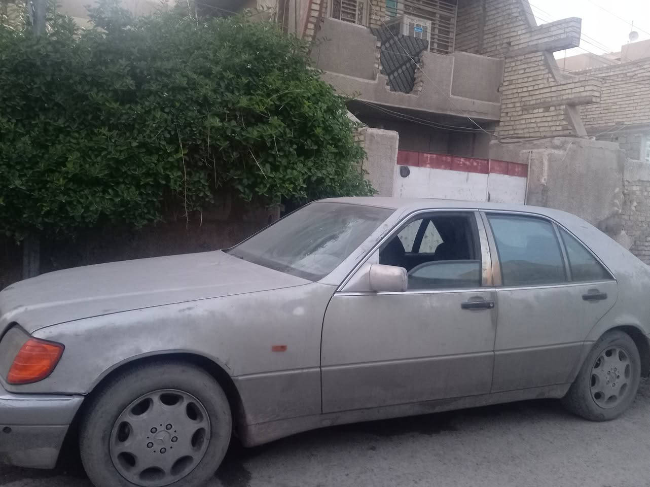 مارسدس شبح مديل ٩٢ رقم بغداد الرقم بأسمنه حداديه ومحرك و كير جدد غرفه وكهربائيات وسط السعر ٤٠ ورقه وبيها مجال ***********
