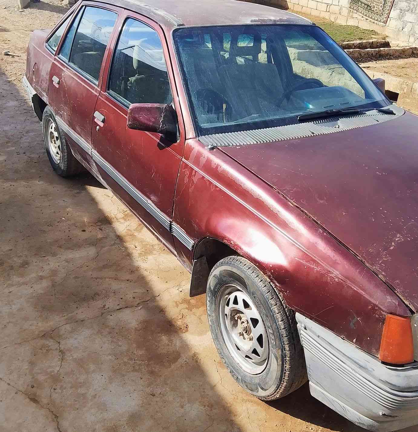 كاديت ماروني حجم 16
سنويه ورقم جديد
السعر25

***********
