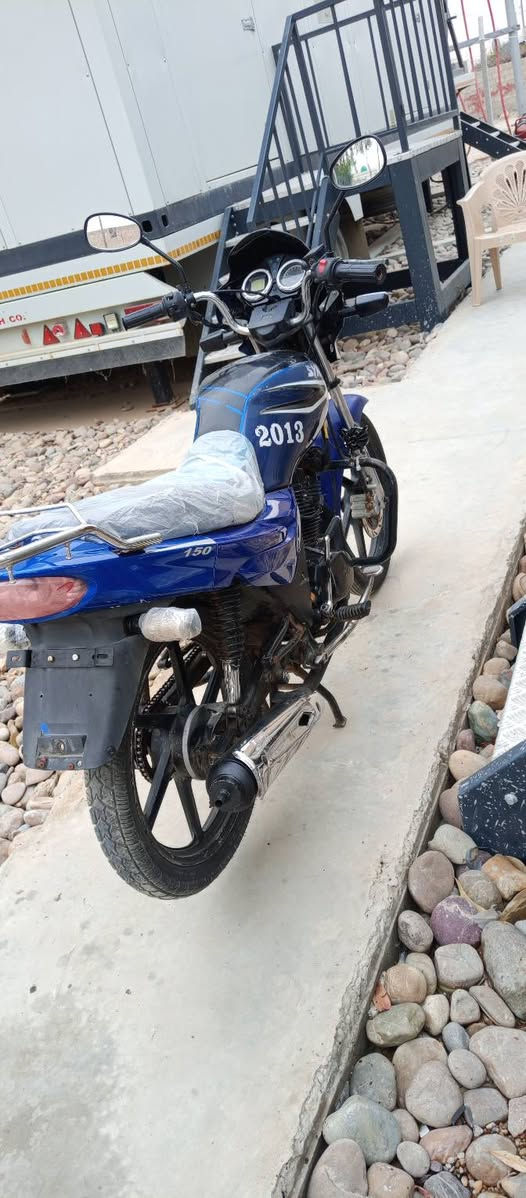 سايم موديل 13محرك مكفول كير كلجات كهربائيه صلف هندر شغال تايرات جديده اوياله لاعوج ولارگله ابريك جديد موطور كلش ناعم ومال جناي احسن من التكسيات ايودي ويجيبك وين متريد وترايك وين متريد مكمرك وأوراق كامله اصوليه كمرك كامل بس اسجل مو استنساخ اصليه السعر 600وبي مجال مو اتخابر اتكلي جديد الموطور مو جديد بس نضيف وماكو شي نقص ولابي ضربه ولاطخه ولامكلاوب اكرر انوب مكمرك وأوراق كامله تعال شوفه وبيك خير وتدلل المكان الرمادي الملعب للستفسار ***********
