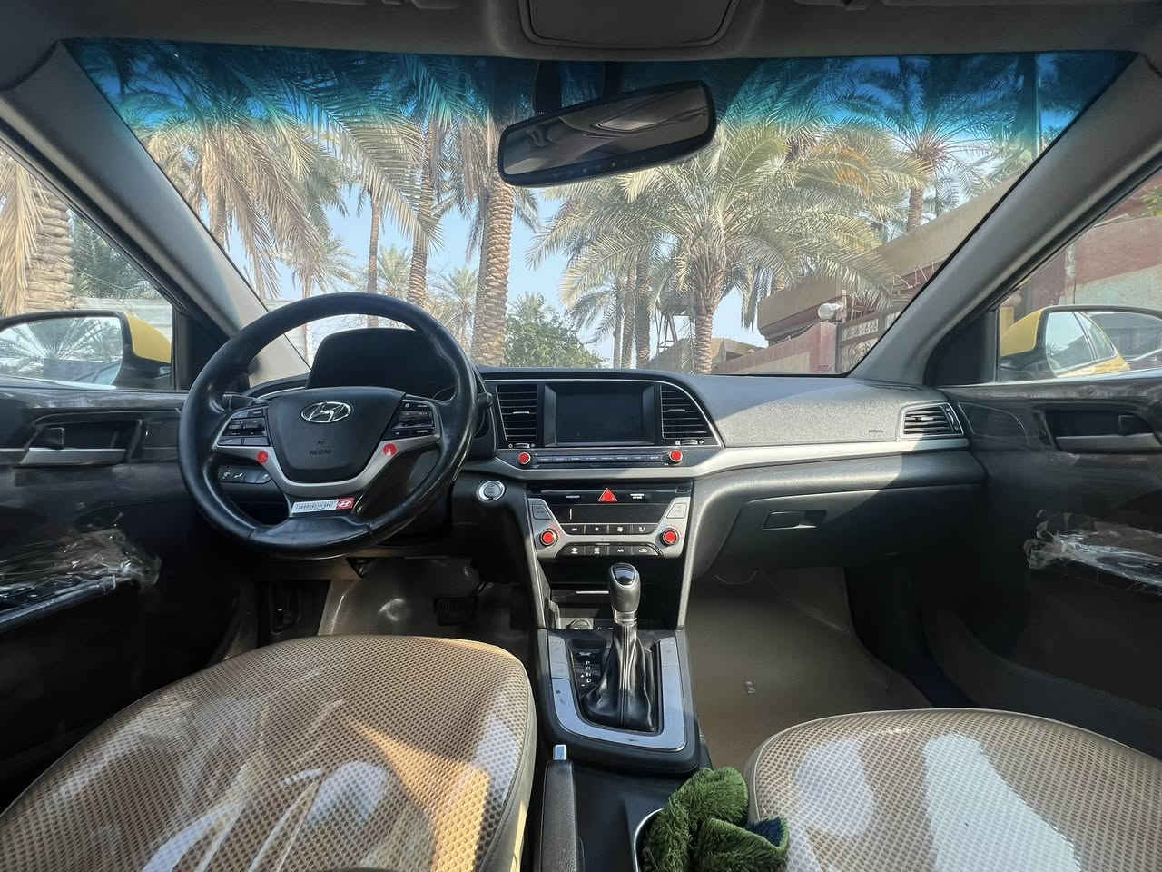 هونداي النترا موديل 2017  136
فولً موصفات 
كير ATM وارد امريكي
مكينة گير حدادية تبريد على الفحص
حجم المحرك 2000 المرغوب دوش  لا تبخير ولا تنقيص
بصمه
رادارات جانبيه وخلفي 
كشن كهرباء 
فتحه
تحكم ستيرن
شاشة 
شاشه اعطال
كامره دواره 
تدفئه تبريد بالكشنات
مكان السيارة بابل قضاء المحاويل 
رقم بغداد بسمي تحويل ثاني يوم  مصفره هيئه وغرامات 
أي استفسار  ***********
