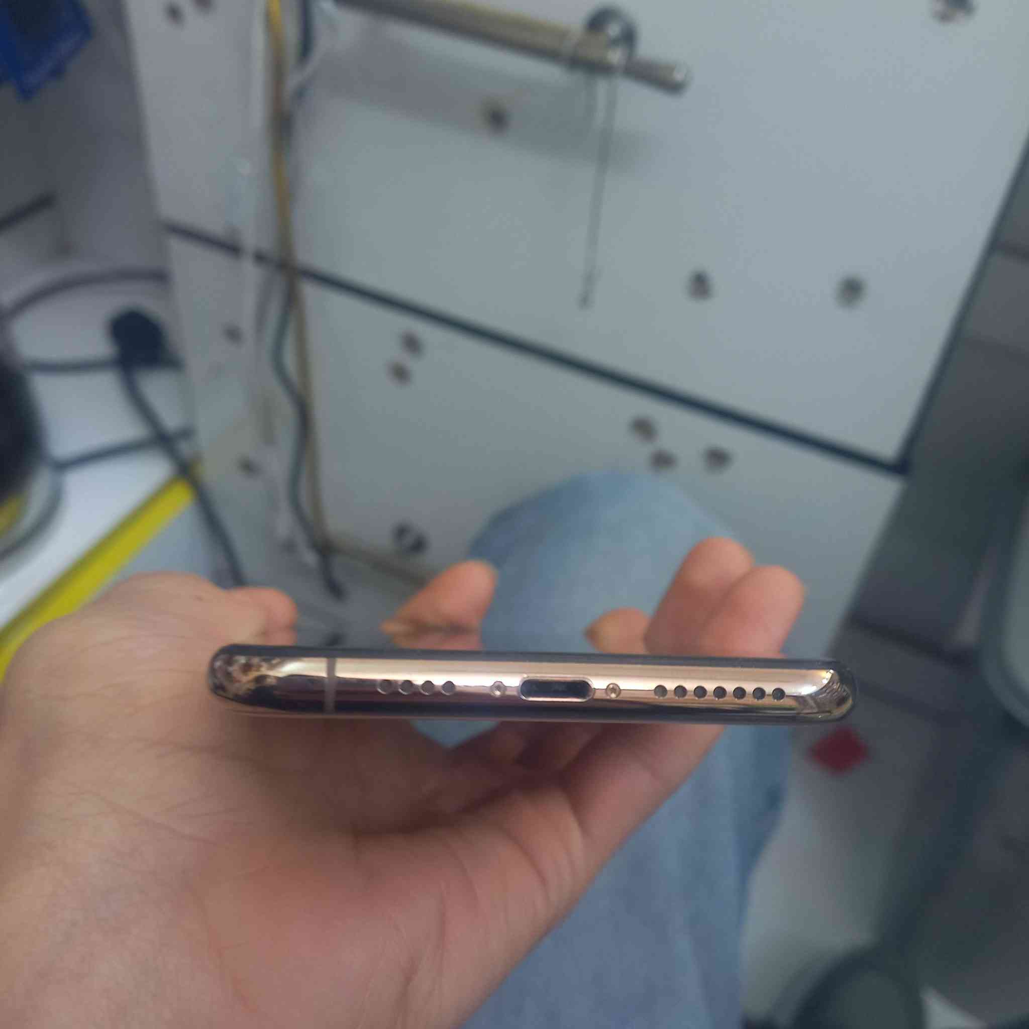 ايفون X Max للبيع ممفتوح امانه الله تفحص براحتك، 3 خيارات، بطارية 75 ذاكرة 256  . رقمي ***********  . قيم بدون كسر
