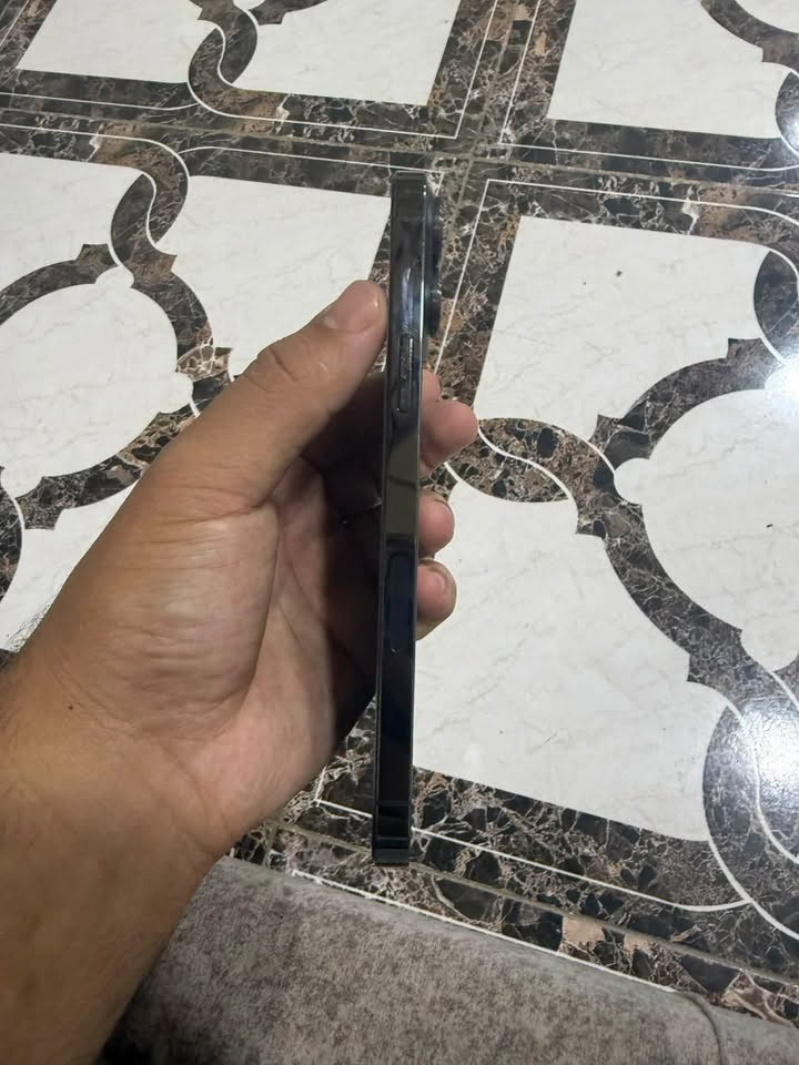 بسم الله الرحمن الرحيم  السلام عليكم جهاز ايفون 13 برو ماكس للبيع ذاكره256 تك خط لون اسود جهاز نظيف حيل بطاريه69 بالشحن فول والجهاز بلادي هوه ما يعبر شرط شرط  وشرط وضمان ما مفتوح الجهاز وبسعر 680وبي مجال للشراي   ***********

