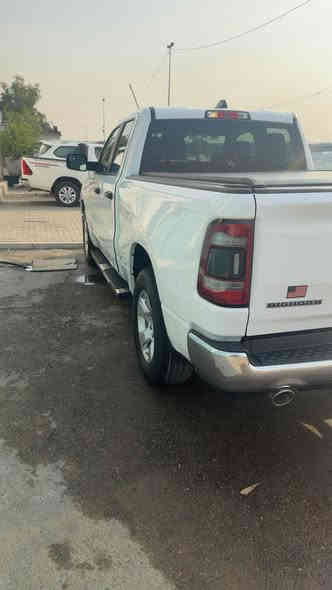 دوج رام 2023 سته سلندر نظام ايكو 
باب قصير بدي طويل 
بدون ايرباك بدون تبديل فقط جاملغ ولباب بارد بدون اي تبديل مناقصه شي وتخم تاير جديد ع ايدي هم 
مبدل بجم ودعاميات تفصيخ ع ايدي السياره ماشيه 35 الف كيلو ونظافته مثل مموضوح بلصور مكفوله من كلشي وباسمي ومكاني بغداد الدورة شارع ابو طياره السعر 265 ورقه 
رقم صاحب السياره
‭0770 190 8834 بغداد
