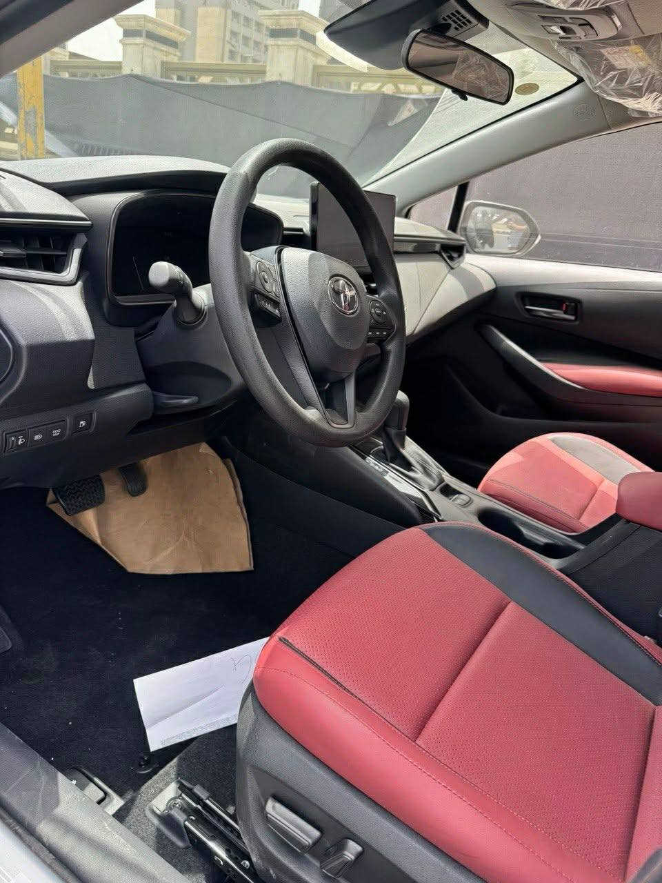 كورلا هايبرد موديل 25 فئة الS فول مواصفات رقمها واسط 
ماشيه 9الف زيرو بعدها 
مكانها بالكوت السعر 161
***********
