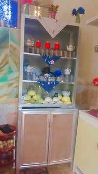 ميز حديد • نضيف