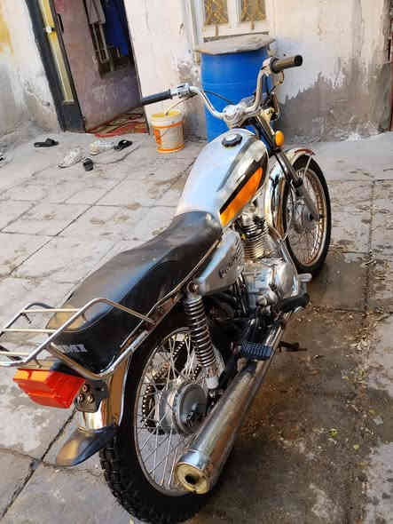 السلام وعليكم دراجه نامه رقم وسنويه موديل 2019 محدثه بيه خيط تبخير بدايه خفيف دراجه جديده وحلوه متحركه البلادي مو الجديد مليون 50 بيه مجال ***********
عنواني بصره كرمه علي
