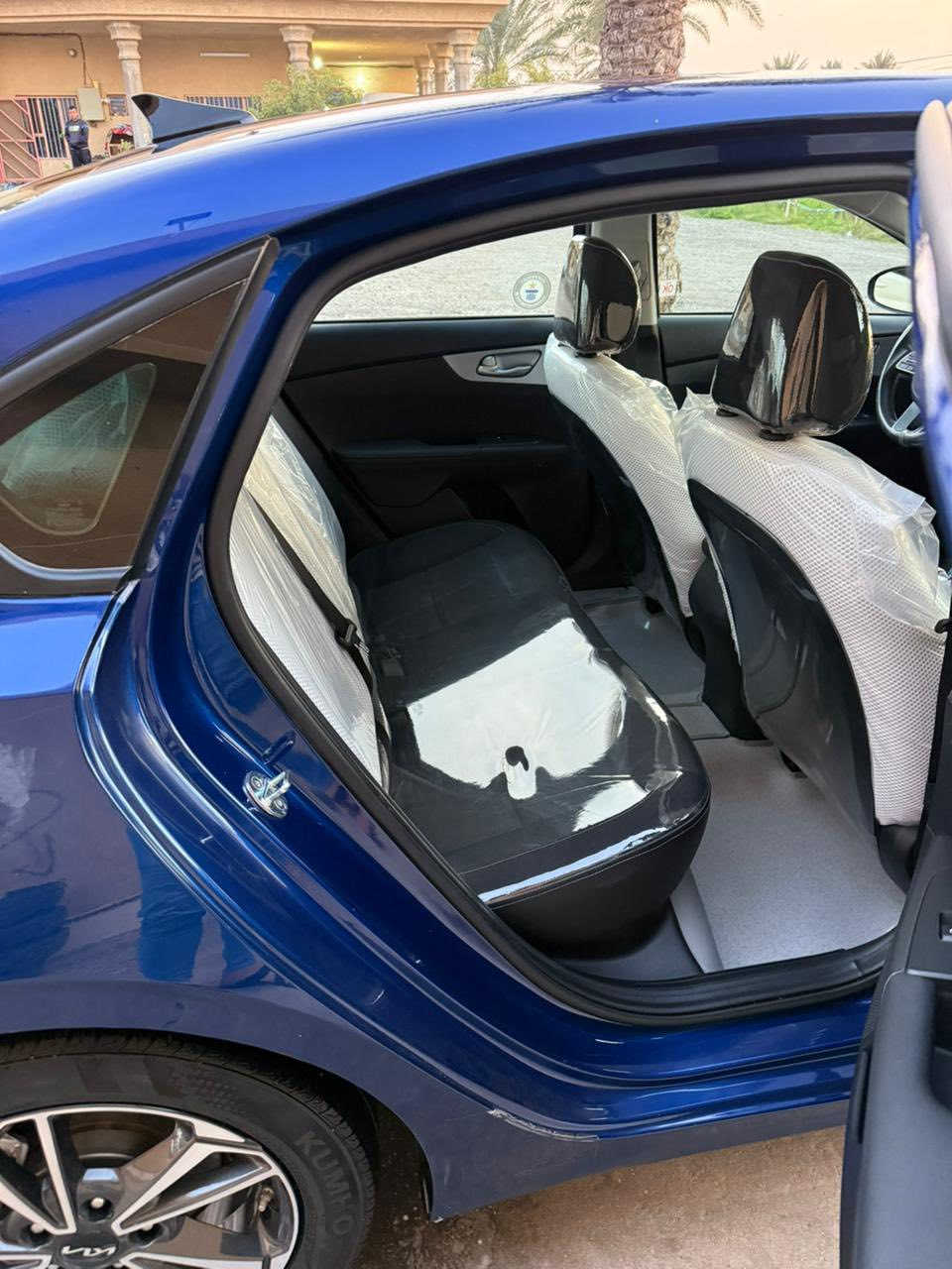 السلام عليكم للبيع فقط كيا فورتي موديل 2024 حادثا كدامك مثل مموضح بالصور بنيد ميديل وجاملغ امامي نفسه والجاملغ الخلفي بي صبغ سياره كامله للأخير دوشمه هعمل تخم تاير مكينه كير مكفولات السعر 150 وبيها مجال اي استفسار اتصل عالرقم ‭0770 711 5665‬المكان بغداد
