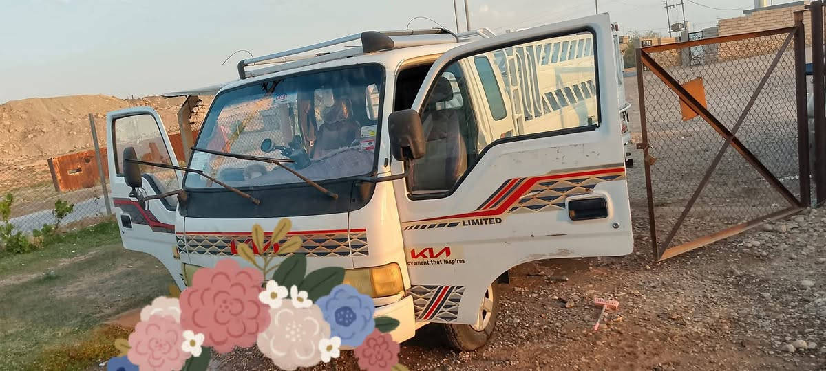 كيا فونتيرا 98للبيع السياره بلاديه اصوليه راعيها ماندله رقم بغداد اسود محرك جديد اشاصي بيه كسور ومضبط كهربايات شغاله تدفئة تبريد جاهزه مالت شغل السعر 35 العنوان ربيعه *********** بيه وتساب اتصال
