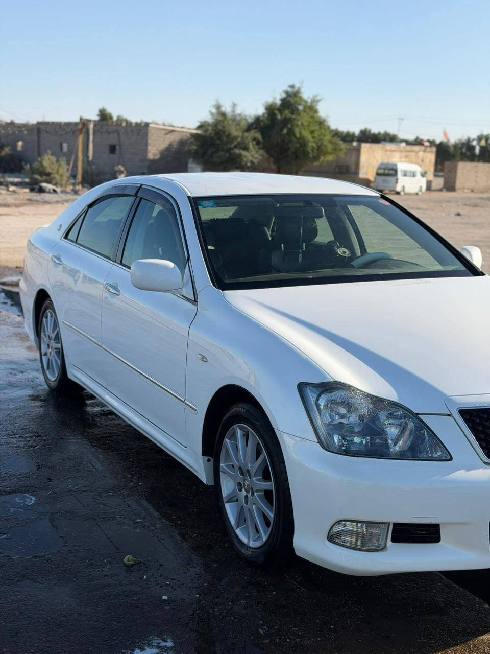 السلام عليكم للبيع فقط
كراون شاهينه 
         2006
مزاد دوله 

3دكم 

6بصمات 

تحكم ستيرن 

ليت دوران
مكولف كفاله عامه من الكص والنقل 
سنويه 30
مكينه كير حدادي يابان 
بعد موصفات بيه خير من الله 
السعر 165.   ***********
***********
