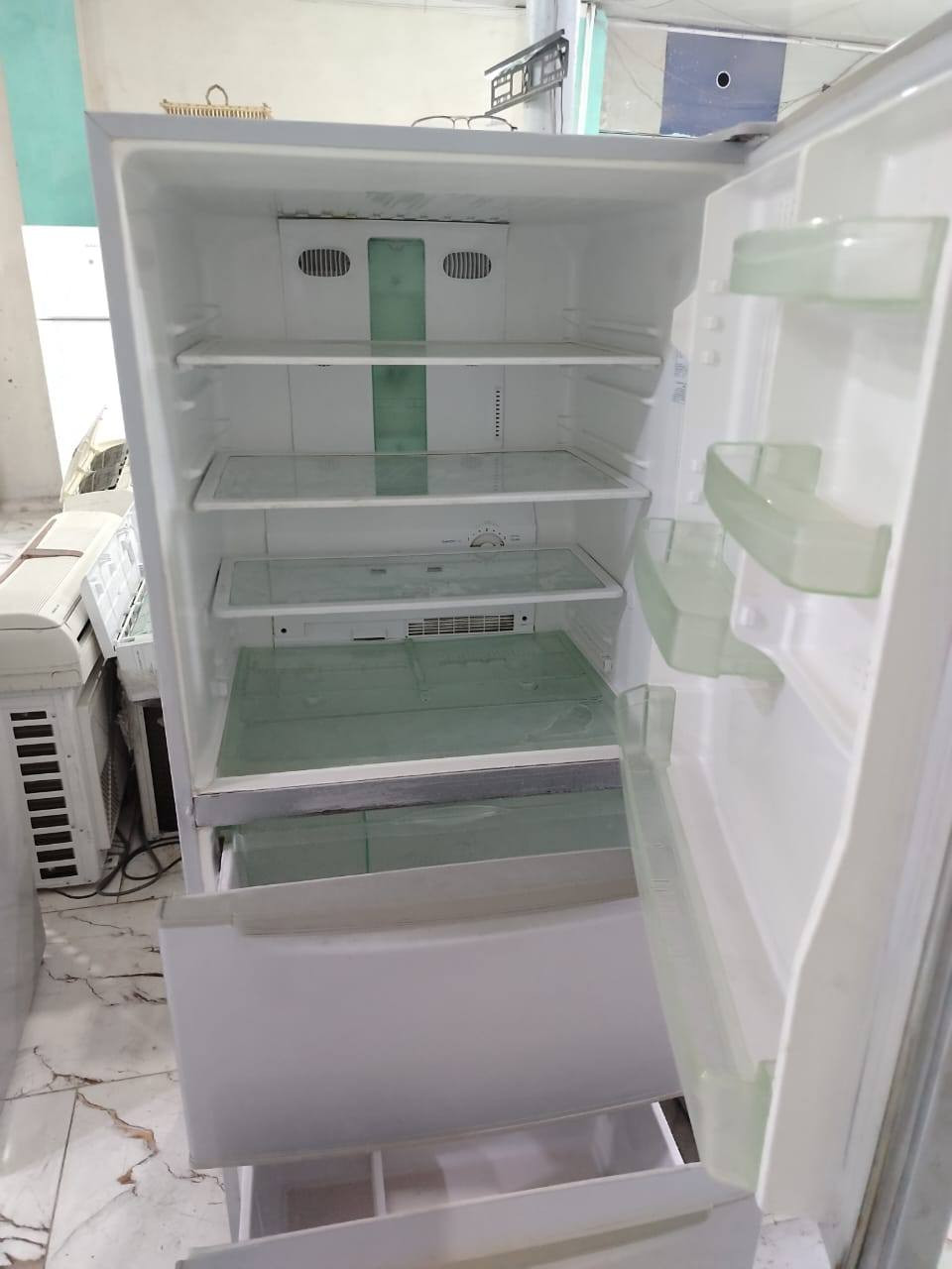 البصرة ابو الخصيب الوسطي 
ثلاجات  وسبالت"بالة" كأنها جديدة! ❄️
​عشاق الأجهزة النظيفة والجودة الأوروبية، توفرت لدينا وجبة جديدة من الثلاجات المستخدمة (بالة) ماركات عالمية أصلية.
​الحالة: نظافة داخلية وخارجية ممتازة (تشيك وفحص).
​ تبريد عالي وكفاءة في استهلاك الطاقة.
​ تجميد سريع، هدوء في التشغيل، وبأحجام متنوعة تناسب كل بيت.
​📍 الموقع: [البصرة ابو الخصيب الوسطي ]
📞 للحجز والاستفسار: [***********]ا
🚚 يوجد لدينا خدمة توصيل لجميع المناطق :جمله ومفرد وبسعار شتائيه كميه جداا محدوده
