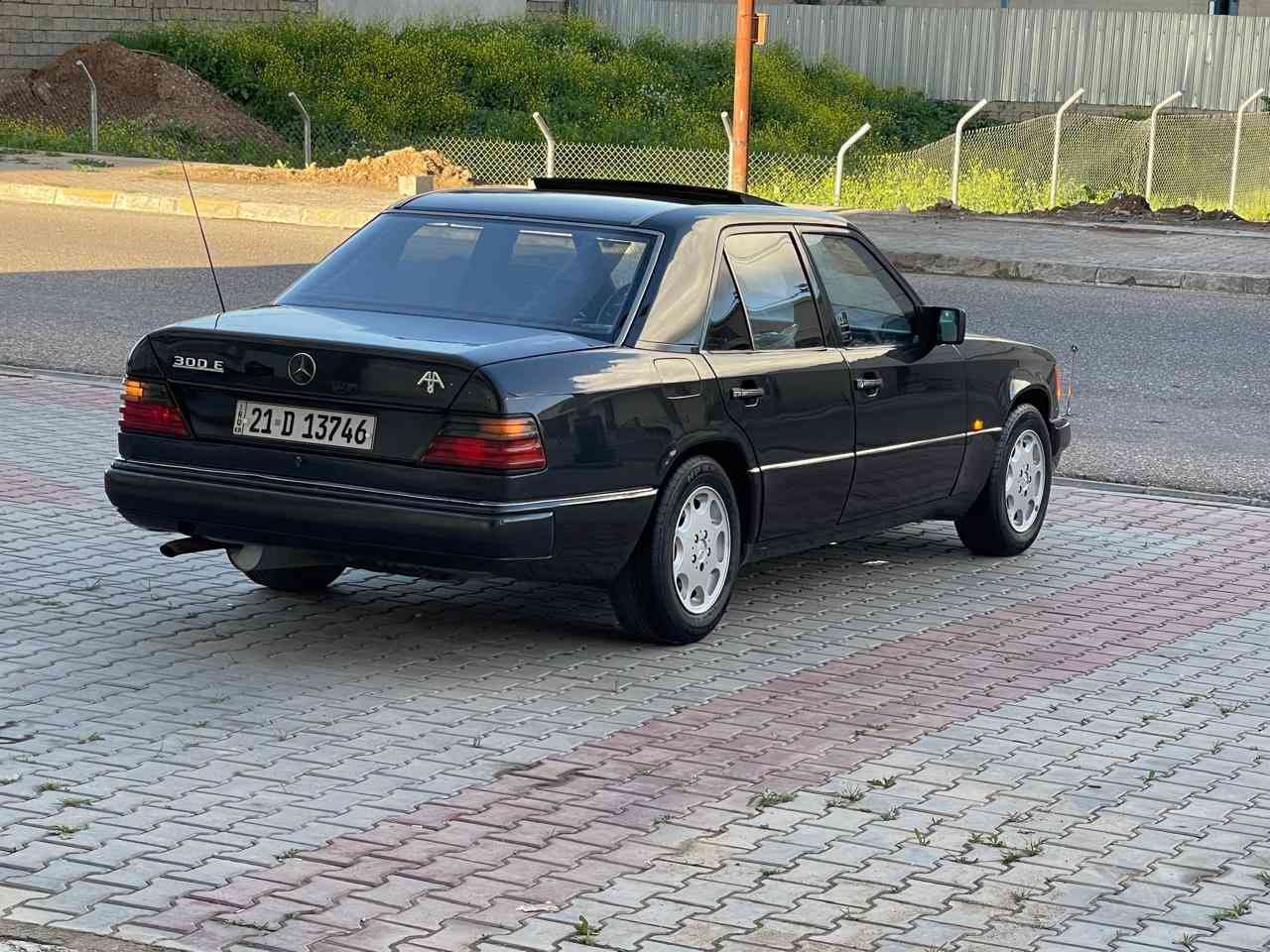 للبيع مارسدس دب موديل 1992محرك محور بطه 2500ديلكو تبريد شغال سلايت شغال سياره جاهزه صبغ عام للجمالي بدون ضربه بدون خياس رقم سليمانيه سنويه هزه جديد لحد 2029 شرط تحويل سعر65بي مجال***********
مكان سياره كركوك
