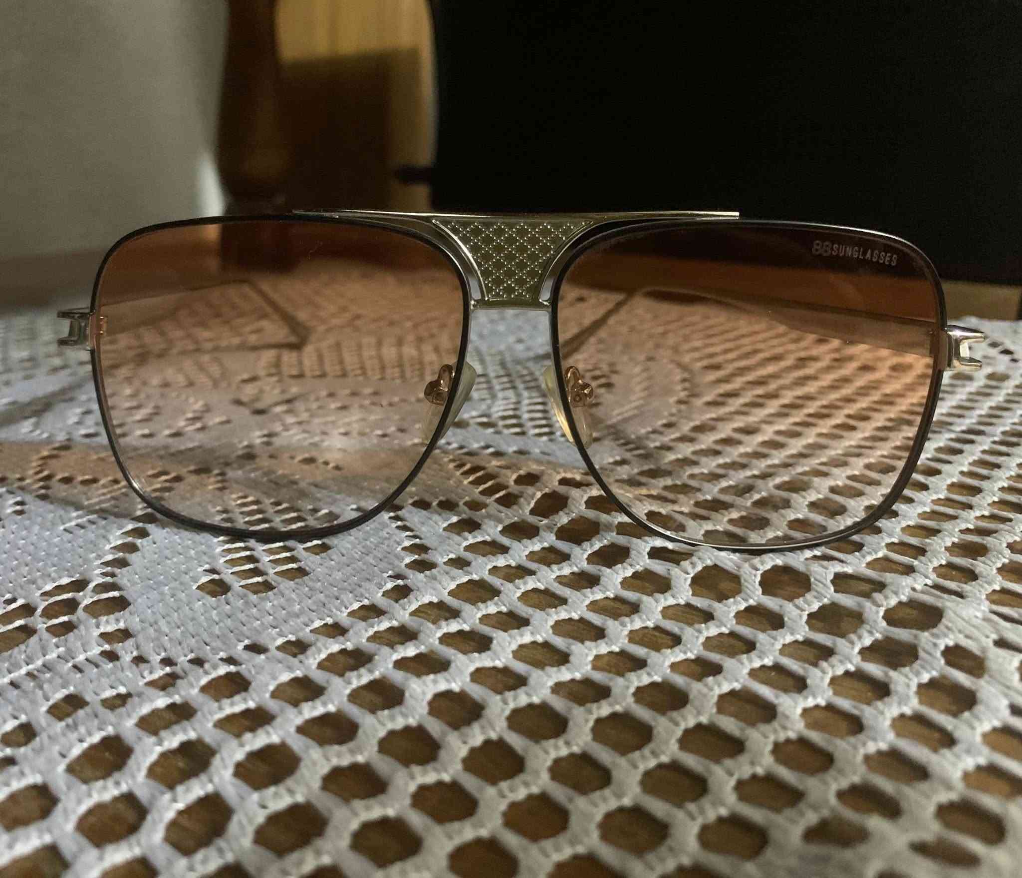مناظر شمسة ماركة 88Sunglasses 
قطعتين 2 للبيع
للاستفسار والطلب يرجى التواصل خاص.


**إذا كنت صاحب هذا الإعلان وتريد حذفه لأي سبب، رجاءا أرسل رسالة إلى الدعم الفني**