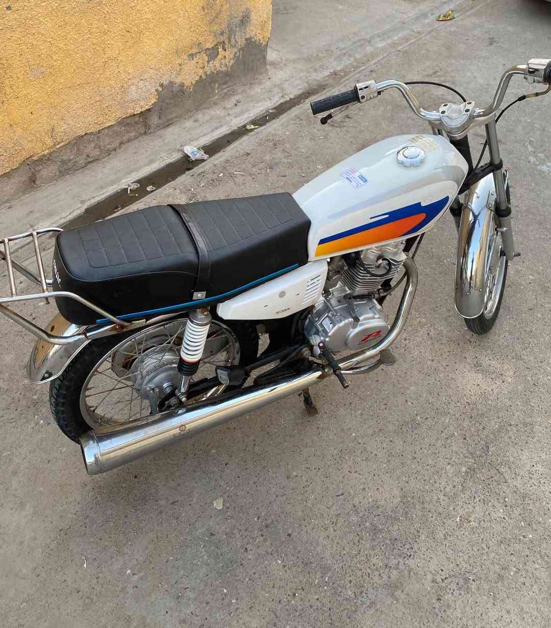 سلام عليكم دراجه رابيدو جديده تعمير 2025مكينه ناعمه شوف الصور بالحقيقه احله من صور سعر 550 بيه مجال لشراي  التواصل ***********
