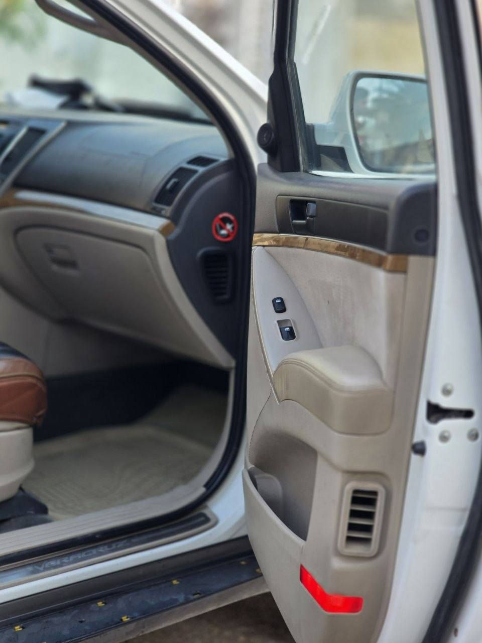 🎈هوندا فيراكروز ٢٠١٣ فول مواصفات🎈
-محرك٣٨٠٠ كير ٦ نمر 
طبعا محرك وكير بشرط
-سبعه7 راكب
- عائليه وحلوه وجاهزه من كلشي
سياره  الي مايعرفها الفئه اعلى من سنتافي 
سياره عاليه ومرتبه وناعمة بلسياقه ومريحه
-جنطه جبيره 
-فتحه بلسقف
-فور ويل4×4 تحويل ذاتي 
-ماشيه قليل ١٢٥.٠٠٠
-مري شفط
-تحكمات ستيرن
-تدفئه تبريد ٣قطع تبريد
-تحكم تدفئه تبريد vip
-مانع تنزلاق
-انظمة ABS كامله
-ماسحات اماميه خلفيه
سياره حلوه كلش وجاهزة وين ماتريد وبسعر150$ الحال, واسط


**إذا كنت صاحب هذا الإعلان وتريد حذفه لأي سبب، رجاءا أرسل رسالة إلى الدعم الفني**