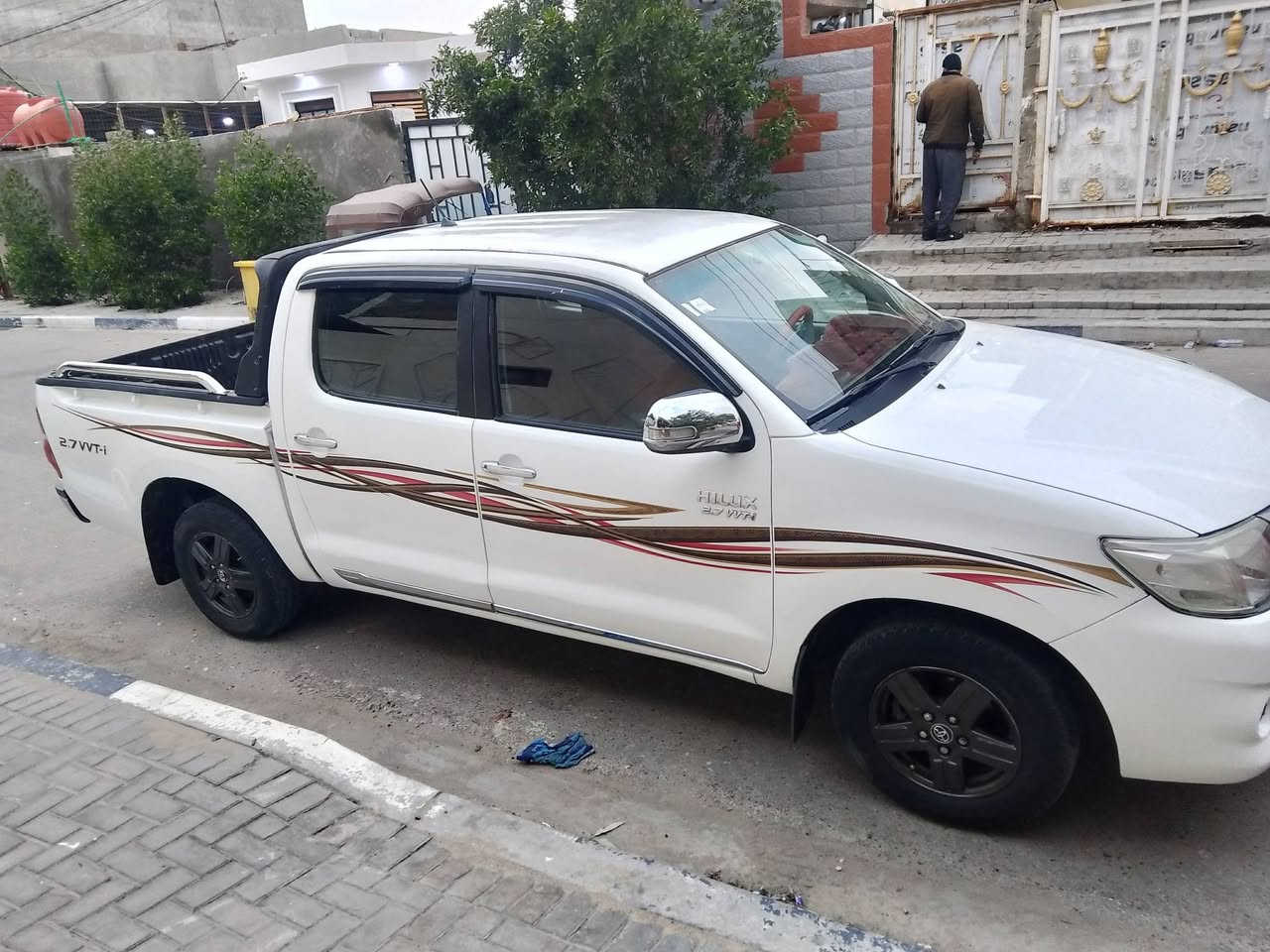 بيكم هايلوكس 15 رقم كربلاء سنويه 2028 بيها صبغ غير مكفوله عنونها بصره سياره جاهز ه 
***********
