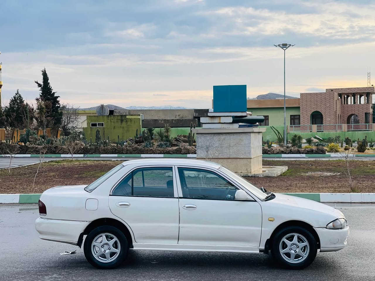 بەناوی خوای گەورە و میهرەبان

بەلاش بەلاش بەلاش خوار هەموو بازاڕ زانیاری بخوێنەوە جا تێل بکە 

پڕۆتۆن. 2004. مەکینە بەخ 😱گێڕ تۆماتیک   
 
حلووج ماڵی مەدەنی بەشەرتی ١٠٠ ساڵ 

مەکینەی تازەم خستۆتە سەر سفر سفرە ئەوروپی لۆک

گێڕ و تەقە و ڕەقە بەشەرتی ١٠٠ فیتەر

گەرمیەکی لەسەرە لە سەیارەی نوێ خۆشترە 

سەیارەکە ئی ماڵانە ئی مەحامەلە
نەبوە یەک ٢٥٠ مەسروفی نیە 

٤ تایەی تازە حەفتەیەکە لەژێریەتی لۆک ناو پاکەت

٤ جام کارەبا 
گێڕ تۆماتیک 
کامل گێچ ئیش دەکا 
کامل لایت و فول و بەگلایت و فڵچە ئیش دەکا 

بێ لێدراو بێ دەحم نێ خایس 

سەقف و شانی لۆک لۆکە 

بەرەدەرکا و داژبوولی زۆر جوان و نووێیە 
تاقم کوشنی لۆکم بۆ بەستوە 

لە هیچ کوێ بەو پارەیە نیە مەکینە بەخ و تۆماتیک و ٢٠٠٤ 

لێخوڕینی هەتا بڵێی خۆشە زۆر زۆر مەزبووتە ماڵی دۆستە 

لەخزمەتان دام بۆ مەحامەلە تەلەفون مەکە خوار هەموو بازاڕە 

قفڵ قفڵی سحری ئەو سەیارە نازدارەمان ١٧$ گەڵایە

17$ قفڵ قفڵیەتی 

شوێنم ڕانیەیە لەخزمەتت هەموو لایەک داین 
ژ.م ***********
***********
Viber.  Wast app لەسەرە رانية, السليمانية
