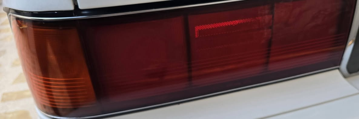 زوج بك لايت ارنب اصلي نظافه ٩٠% جهة اليسره بي فطر بس مايعبر نهائي شرط ومايبين... مع قاعدة الرقم السعر ٢٠٠ الف...***********..***********
