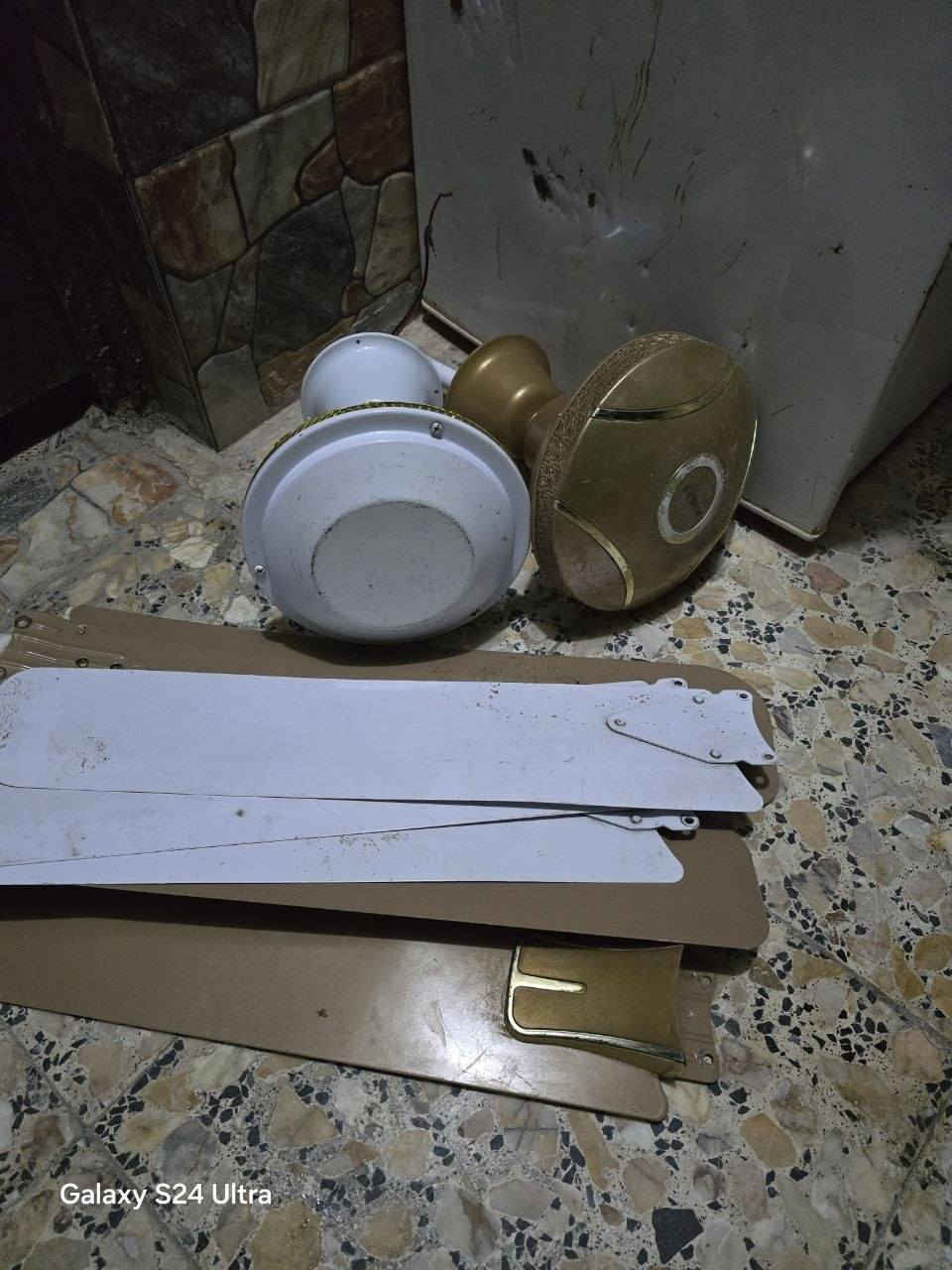 الكيز اب40الف الصلي اخو جديد البنكات ع15الوحده والله بلاش جاي اسوي اني صدك واحد عراق  *********** والله بلاش
