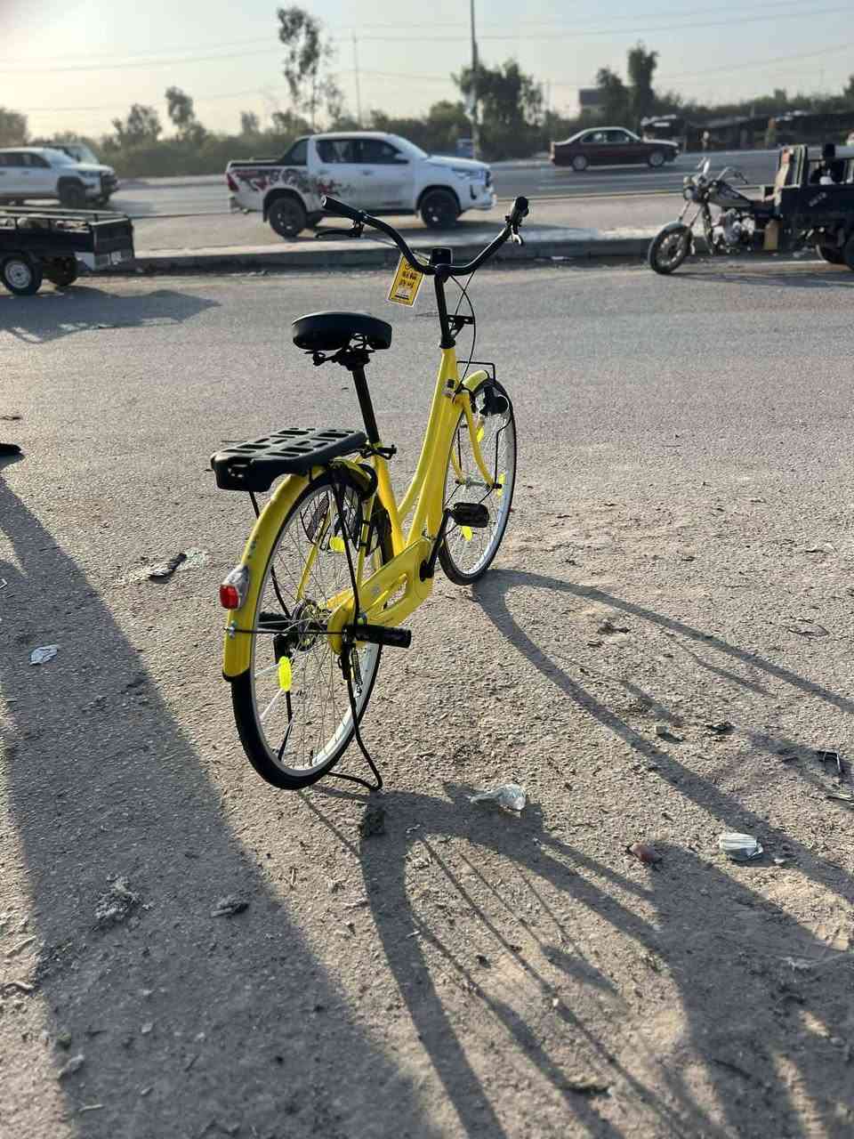 السلام عليكم بايسكل للبيع موديل 22 باسكاله شهر وشويه من نزلته كرار ابو النقش بايسكل سعره خاص عنواني نجف شارع كربلاء قريب عن غير الغدير رقم موجود*********** امراه بايسكل عادي
