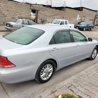 كراون ٢٠٠٥ • جير تازة • كاميرا