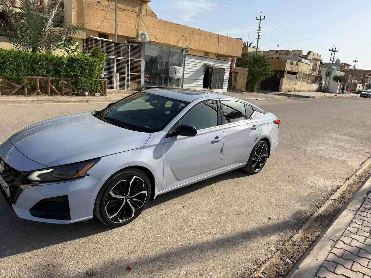نيسان التيما موديل 2025 فول موصفات SR بلاص بجم كبس ضرر خلفي صور الضرر بلمنشور بدون دوخل السياره جديده جدا بدون شخوط بدون رصعات مكان السياره ديالى المقداديه السعر 188 وبيها مجال ***********
