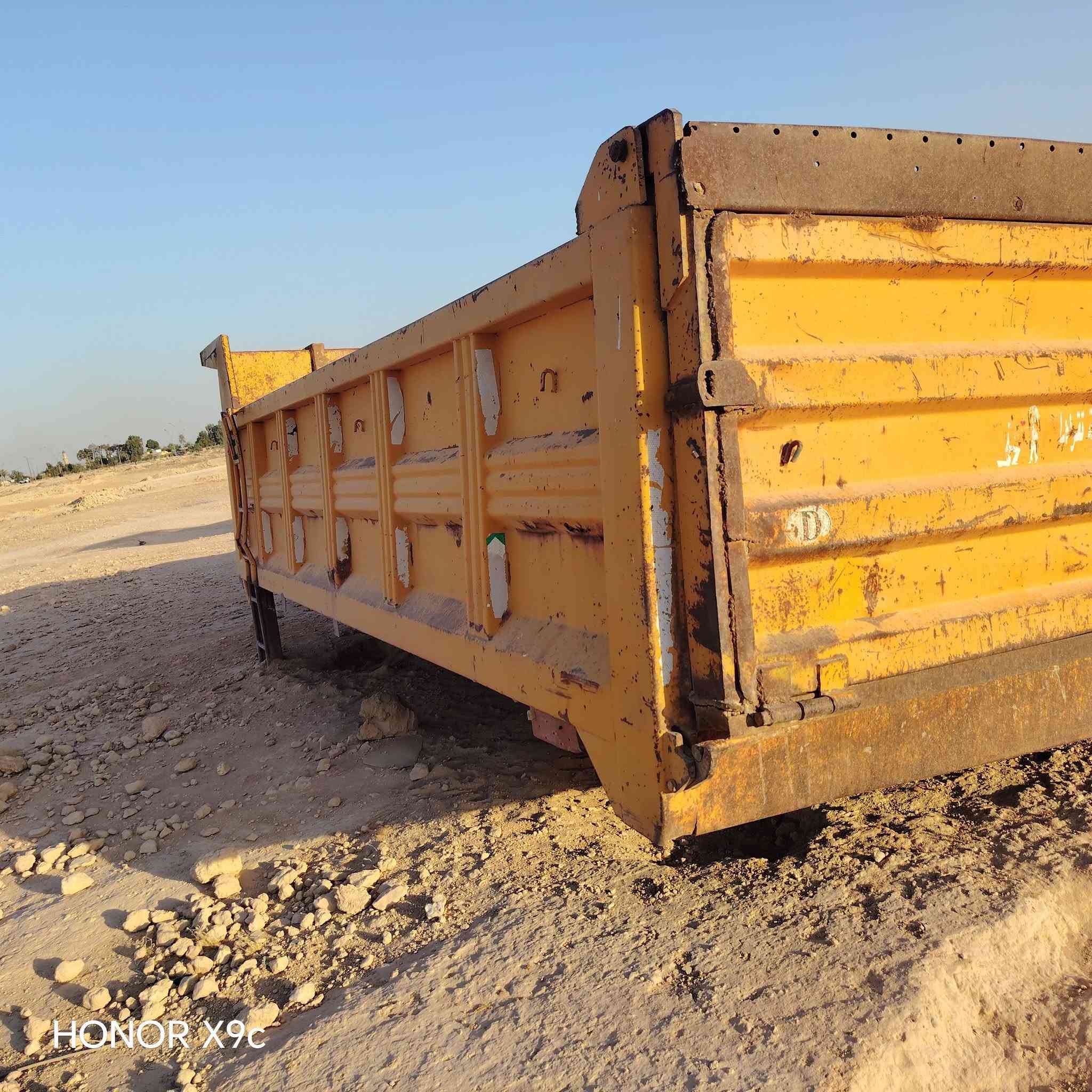 سلام عليكم بديات عدد 2 بدي لأحمر ب 4ملايين ونص
وبدي الأصفر ب مليونين لاستفسار ع رقم ***********
