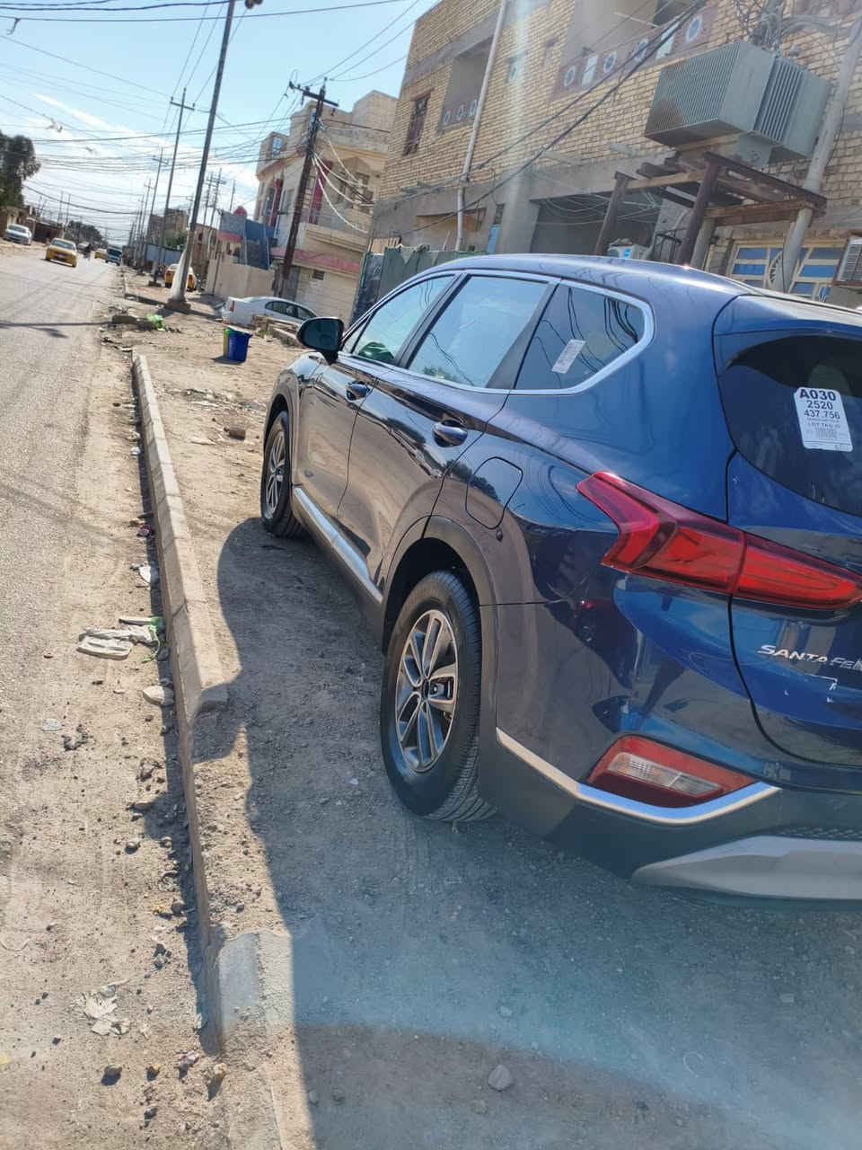 السلام عليكم سياره نوع سنتافي وارد امريكي موديل 2019 بيها ضربه دعاميه الكدام والباب الوره العبري فقط والباقي كفاله  كير مكينه حداديه كفاله السياره جديده مال بيت موصفات تحكم استيرن جهتين كامره دوره حساسات السياره على وضع الشركه العنوان ذي قار سعر 180 الهاتف ***********
ملاحضه رقم سياره ذي قار مداور ثاني يوم
