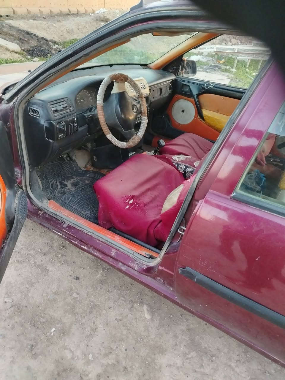 فكتره للبيع كير ومحرك شرط كشر حلو فول كله ربع ماتصرف عليه السعر ٢٠ وبيه مجال الشراي يخابر***********
