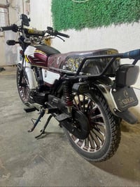 دراجه للبيع ما بيها اي نقص محركه خير من الله وديل 2025 السعر 850 وبيها...