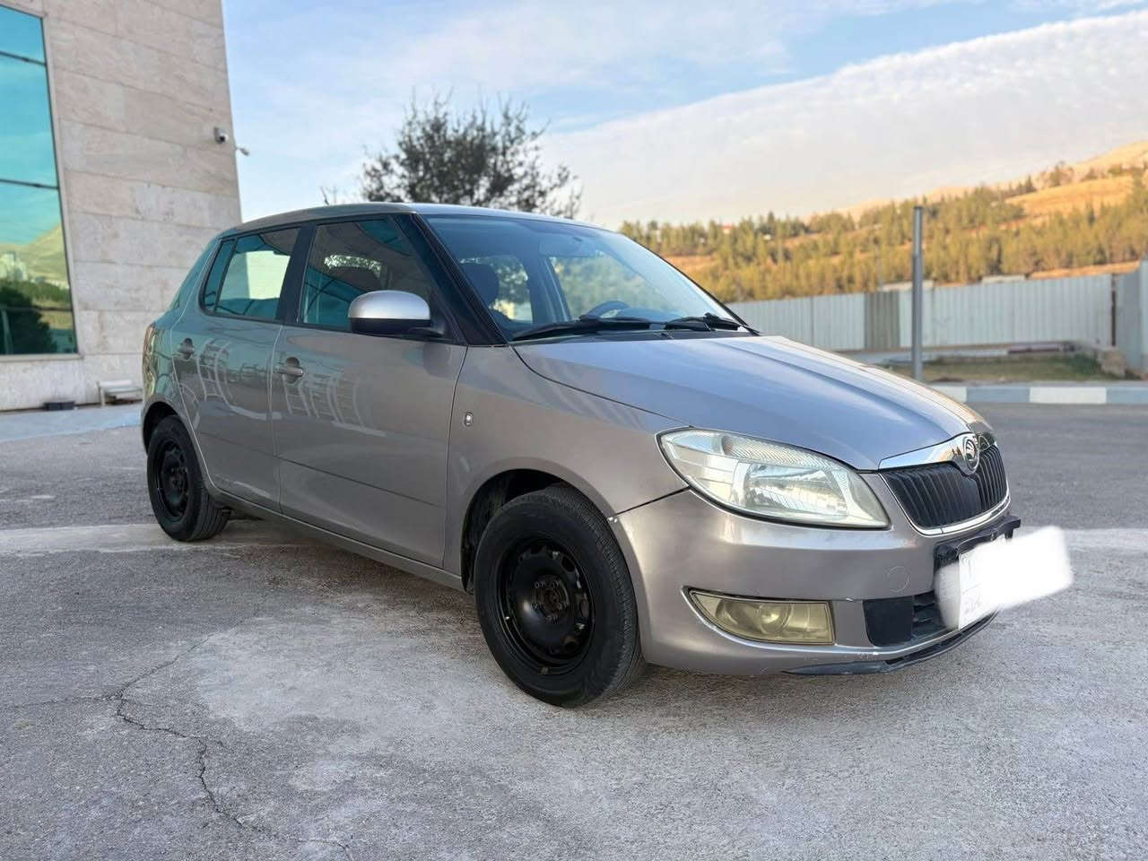 سلاو  له سه ر ازني ادمين 🌹
موديل ٢٠١٥
جالمغي بيشه وه سه كن  قه راغي بونيد بوياغه
خليجي ده بل جه كمه جه 
١٤٠ هه زار روشتوه 
كير مه كينه به شه رت نه كراوه ته وه 
شوين سليماني
نرخ ٨٠$
سالانه ي تاكو ٢٠٢ السليمانية, العراق


**إذا كنت صاحب هذا الإعلان وتريد حذفه لأي سبب، رجاءا أرسل رسالة إلى الدعم الفني**