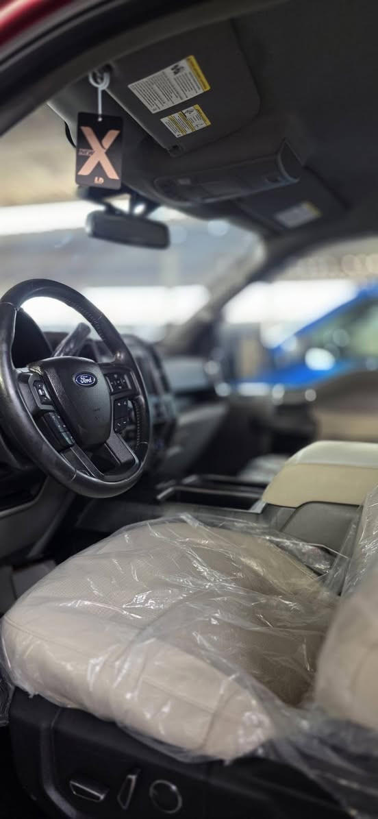 صور الحادث مرفقه 
محرك 6 توربو  مواصفات  فوال عده فتحه 
تخم تاير جديده او جاهزه السياره او سعرها مناسب جدآ 
مكاني البصره معرض الرافدين  امروس او بيع *********** البصرة, العراق
