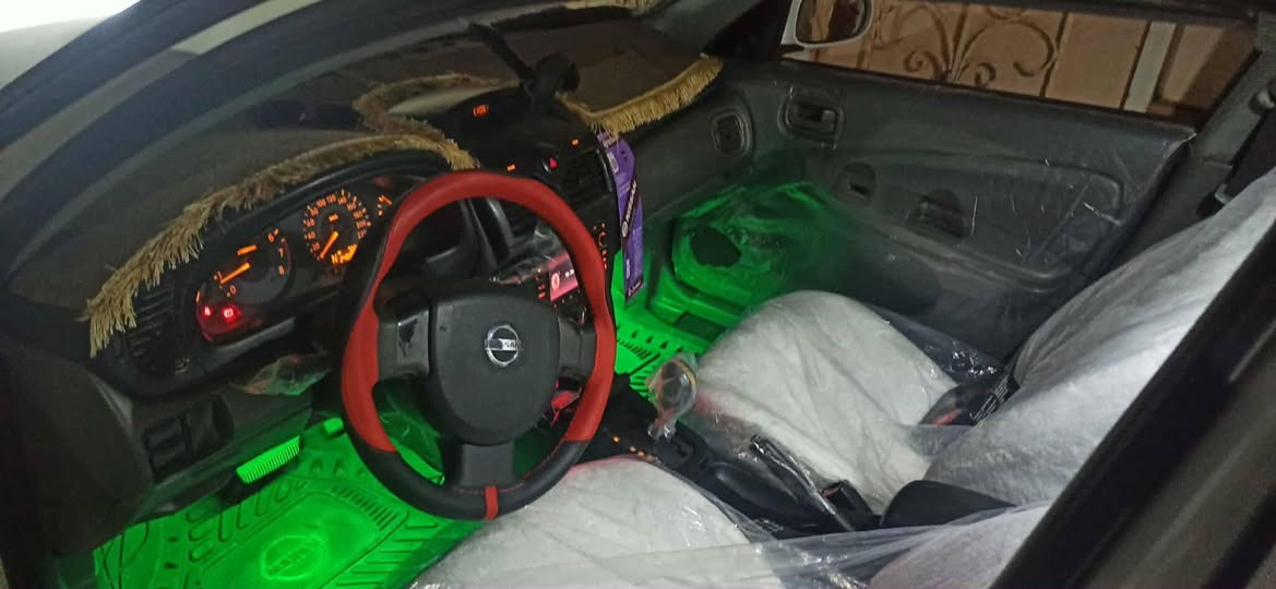 نيسان صني ٢٠١١ كوري بدون صبغ رقم اربيل محرك وگير وتبريد بشرط 4 طايرات جديدة بي كوبون بنزين باب سائق بارد باب ورا سائق بارد
*********** كركوك, العراق
