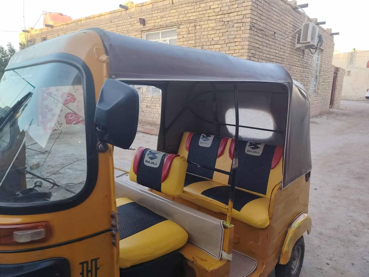 السلام عليكم اخوان تكتك مديل 18 للبيع  رقم كربلاء  تحويل ثاني يوم. سعر 4 مليون وبيهه مجال  عنوان قضاء الفهود ***********
