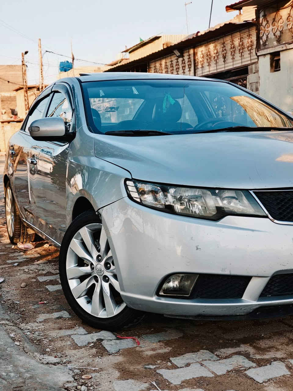 سلام عليكم
كيا سيراتو 
موديل 2009
خليجيه 
بيها جاملغ +نص باب صبغ 
 السونار مرفق مع المنشور 
الموصفات معروفه 
تحكم استيرن 
مكينه 1600 دوش 
فتحه سقف 
شاشه كبيره 
كامره دواره 
حداديه صدر 
ماشيه 130 
حساسات 
تبريد ثلج 
كشنات تدفه 
تخم تاير 
دوشمه جلد 
گير ومكينه خير من الله 
السياره جاهزه ومابيها كل نقص 
س 88
رقم بغداد الانكليزي 
مشروع وطني 
تحويل مباشر 
مكاني بغداد 
ه‍ ***********
