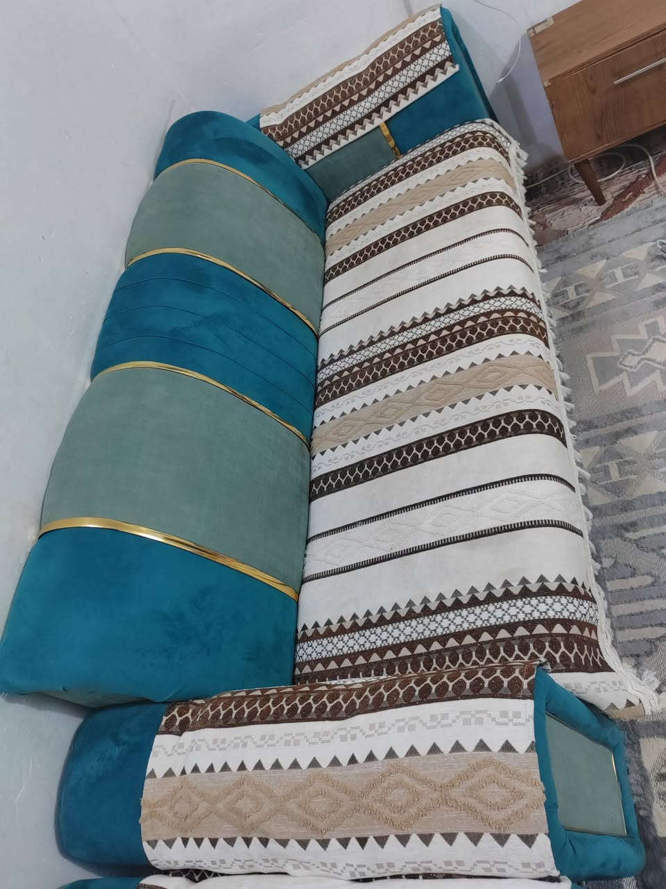 مفرش تخم بوهيمي الاصلي ضهر جلد  متكون من ١٥ قطعه بي لليدات ويا ٦ وجه كوشات ماخذته ب٦٥ ابيعه ب٤٥ بعده جديد ونظيف


**إذا كنت صاحب هذا الإعلان وتريد حذفه لأي سبب، رجاءا أرسل رسالة إلى الدعم الفني**