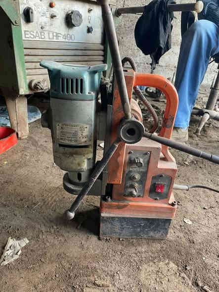 للبيع دريلات اثنين واحد مغناطيس والثاني هيتاشي نضيفات استعمال قليل سعر الواحد 300 وبي مجال بسيط مكاني بغداد الجرف ***********
