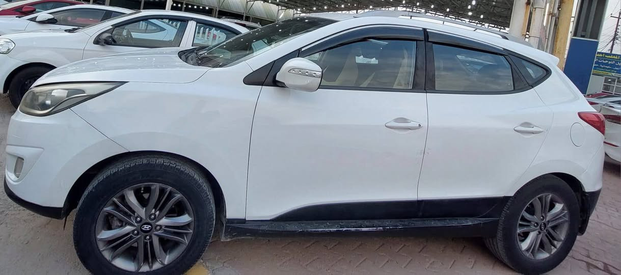 هيونداي توكسان موديل ٢٠١٤ شكل ال٢٠١٥ رقم نجف انكليزي الحديث سنويه باسمي لل٢٠٣٠ ليد امامي شباج سنتافي تبريد قطعتين خلفي وامامي دكمه بالكير وويل ١٧ كروم محرك وكير وتبريد بحاله ممتازة ماشيه180بيها قطعتين صبغ وبارد 
السعر ١٤٢ وبيها مجال للطيبين 
مكاني النجف الاشرف 
***********
بيه واتساب النجف, العراق
