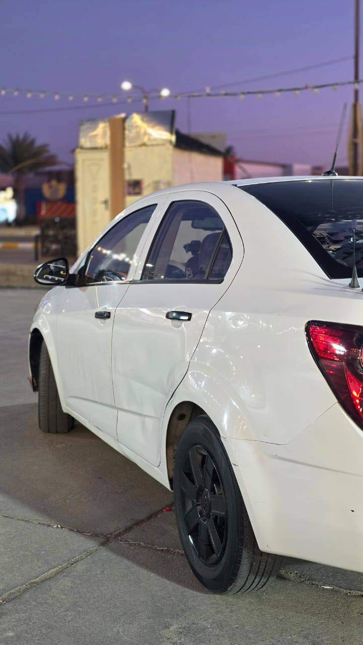 السلام وعليكم.  شباب.
شوفرليت سونك 2012. محرك كير. مكفول.  تخم تاير. جدد. حداديه.  قبل.  اسبوع. نفضتها.    السياره. كفاله.  عامه.  من الصبغ. والدواخل.  بيها.  الباب. الخلفي. بي.  بارد. والباقي.  علئ وضع الشركه.   رقم. بغداد. دولي.   باسمي.   تحويل. مباشر.   السعر 67. وبيها. مجال. بسيط.    ***********.  للشراي.  يتصل
