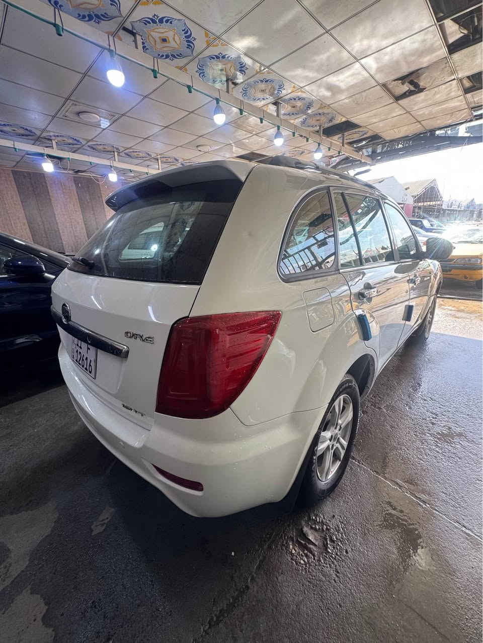 ليفان موديل ١٦ محرك ٢٠٠٠ كير عادي السياره كلها كفاله او ع وضع الشركه ما عدا الباب الخلفي ربعه صبغ مكينه كير صدر تبريد تخم تاير كله جديد سعرها ٦٥ 
*********** بغداد, العراق
