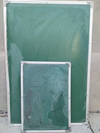 سبورة وجهين • حجمين • مستعملة