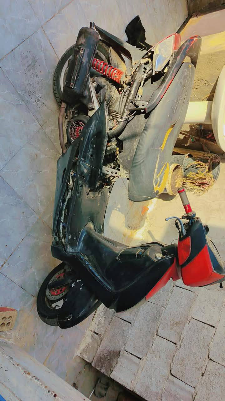 السلام عليكم دراجه سكنس نثيه لبيع تجفيت عام مسويه دراجه سلف هندر نقص صالنصه بيها نسداد سعر 200وحك جيه بيها مجال محموديه/حي بدر ***********
