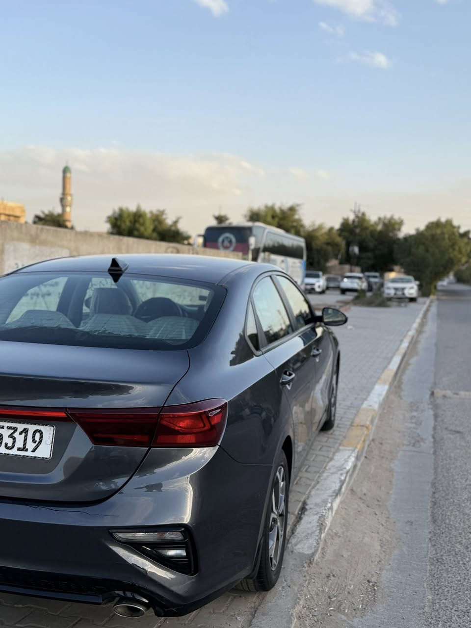 فورتي ٢٠٢١ وارد امريكي حادثها بنيد  سياره حلوه ماشيه ٤٤ مواصفاتها معروفه عده البصمه والفتحه دبل سويج سياره ليبل واحد رايده  ١٣٢ وبيها مجال بسيط مكاني بغداد الحرية رقمي ***********
