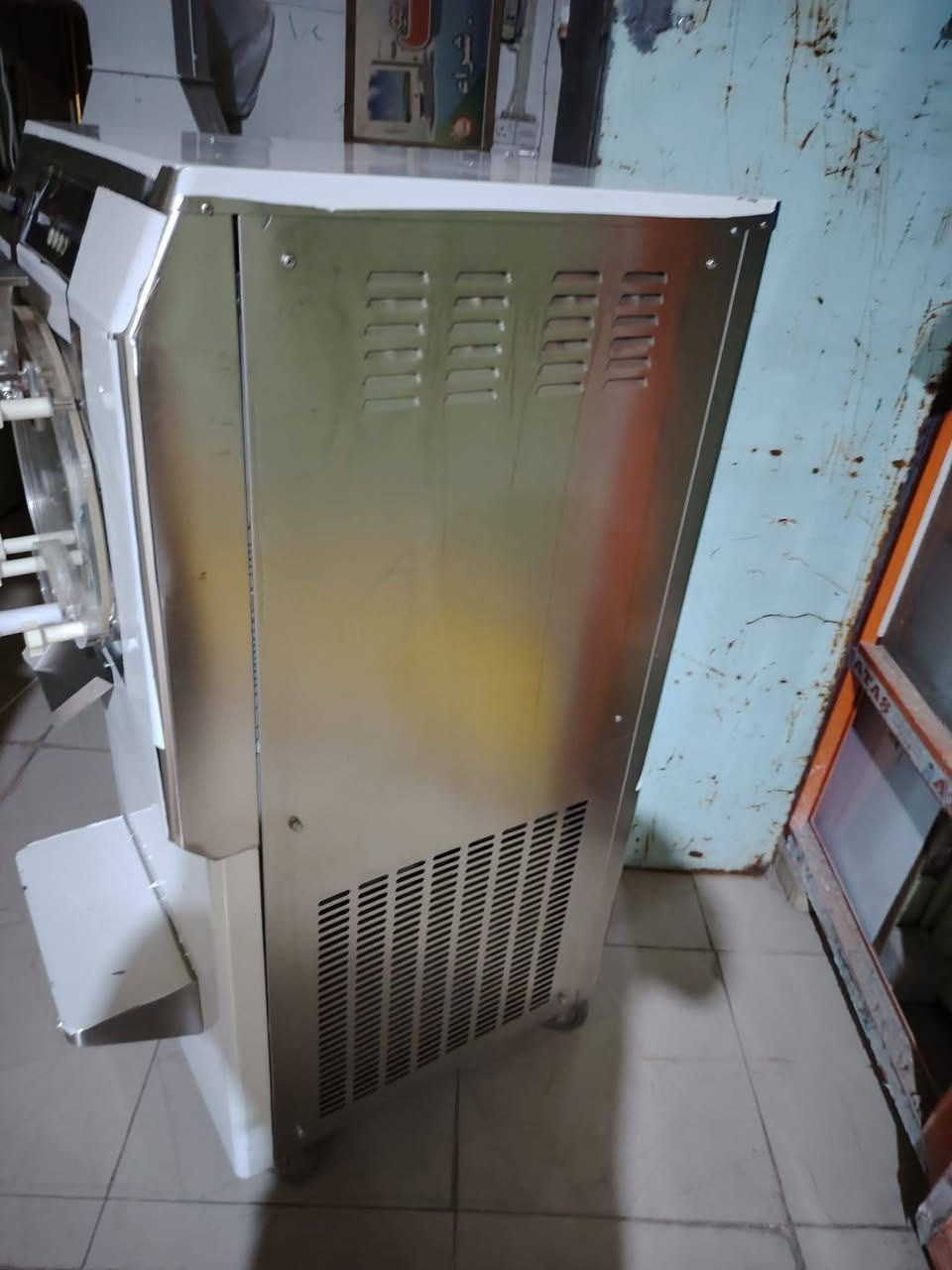 ماكنة دي اس ممتازه بحاله جيده نضافه 95%استخدام موسم  فقط شهرين 
اي نقص ما بيها كامله عالفحص بسعر مناسب 
+بلانكات ايس كريم 12بلانك نفس اللي بالصوره 
ديالى قضاء الخالص جيزاني الجول 
ماسنجر موجود


**إذا كنت صاحب هذا الإعلان وتريد حذفه لأي سبب، رجاءا أرسل رسالة إلى الدعم الفني**