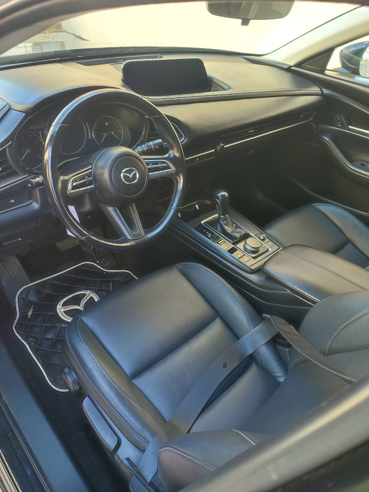 mazda cx30 2023 select

فەخری یابان  mazda CX 30

تایبەتی ئەم مۆدێلە ئەوەیە نە بەرزە نە سەیارەیەکی نزمە 

تەنها 26 میل ڕۆشتوە
مەکینە 2.5 بێ تۆڕبۆ
کاتی نەشکاوە

سەیارەکە بەس ماشااللە یەکی ئەوێت و یااللە بڕۆ بۆ مرور ڕەقەم کردن واتە جایزە و برغویەکی نەقص نیە

دەعمی زۆر خەفیف بۆ ئەوەی ساردی نەبێت بۆنیدی پەمپە دوبست PDR چەمەلەغ .

*********** السليمانية, العراق
