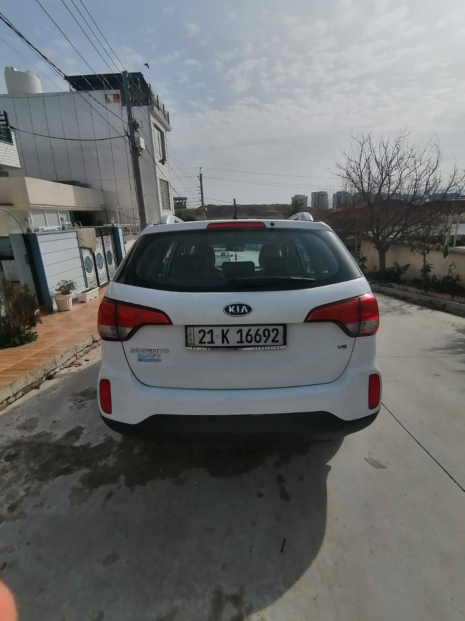 كيا سورنتو 2014
.شةش پستۆن 
بێ مواسەفات
 ١٤٨ هەزار کم ڕۆشتووە 
مکینەی گۆڕاوە زۆر پاکە
 سفری شەریکەی دەستی خۆمە
گیرومەکینە بەشەرت 
 زۆربەجوانی پاکی ماوە 
 هیچ خەلەلیکی تیدا نییە 

سعر لە کۆمێنت داوابکە ڕاستەخۆ بۆت دیت 📩 

 پەڵەیەکی بۆیاخی نزیکەی ٢٠سم لە هەر دوودەگای لای سەکن لێدانێکی سووکی هەیە لای چامڵخی دواوەی لای سکن بەساردی چاککراوە سنوی تا ٢٠٣٠ تازەکراوە بە ناوی خۆمە چوار تایەی تازە وتایەی سپێر هی شەرێکەی دانەبەزیوە 
 
ژمارەی خاوەنی 
***********
