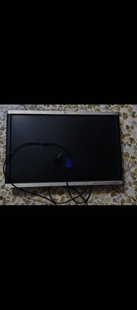 شاشه مال حاسبه  hbللبيع شغاله ما بيهه شي اتصال عارقم 07722120615