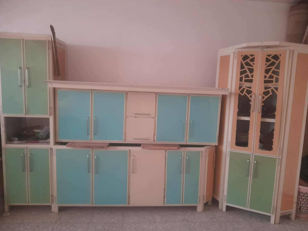 السلام عليكم كاونتر للبيع نضيف جدا بي فقط فايبره ضرر بيهه بسيط العنوان بغداد البلديات ضياء الحلفي خاص ماعدي (***********)السعر 650
